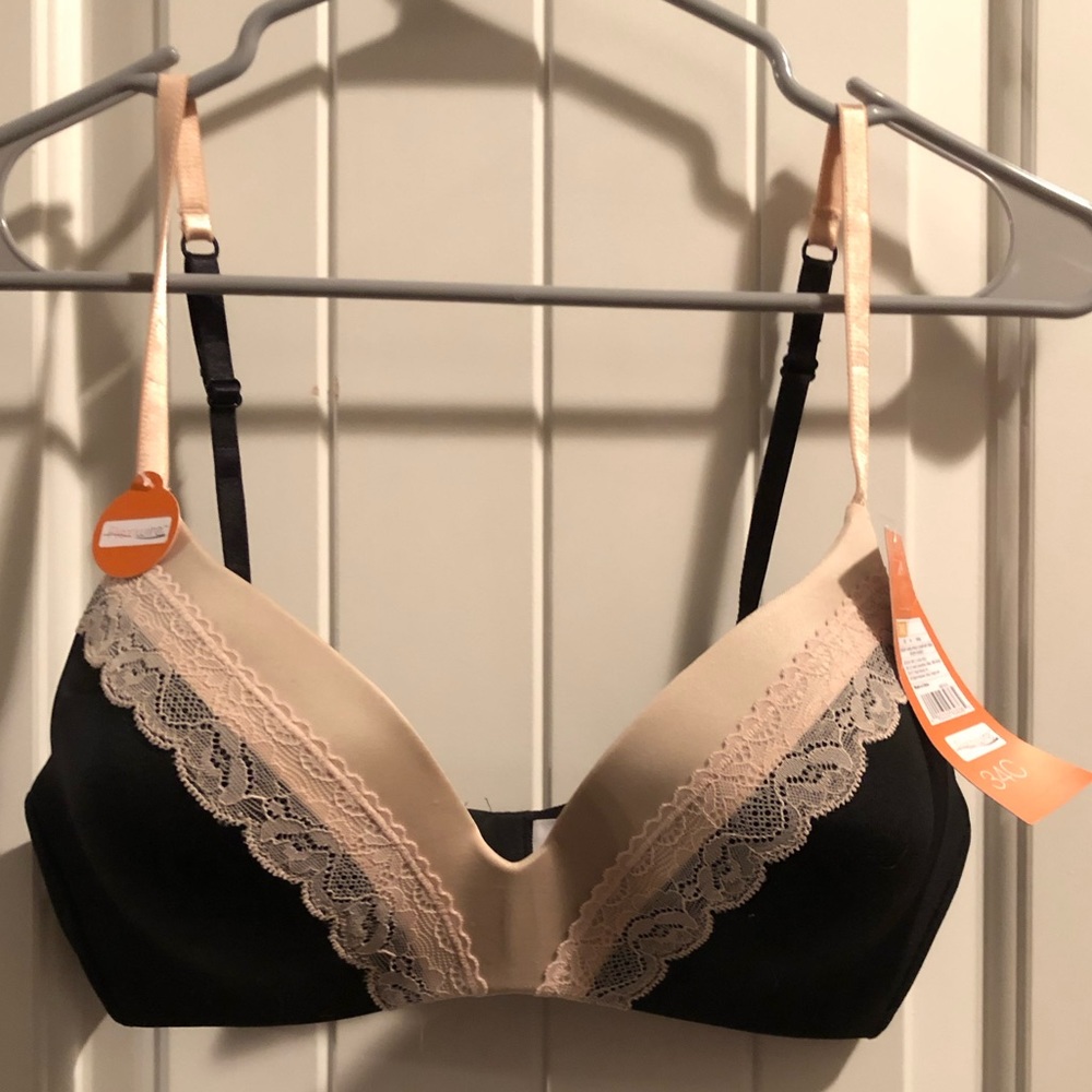 NWT No Wire Bra
